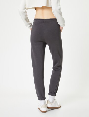 Koton Tapered Broek in Grijs