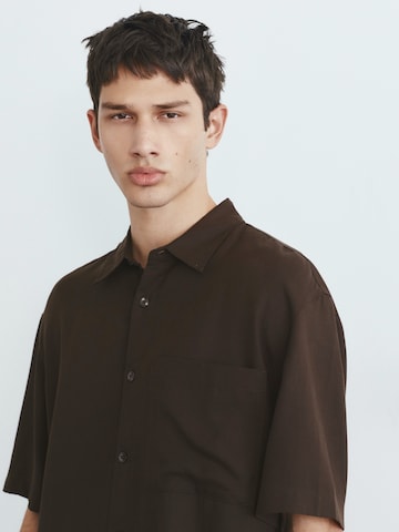 Pull&Bear Regular Fit Hemd in Braun