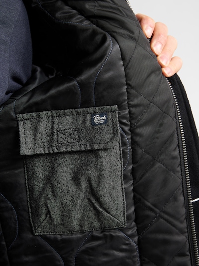 Cappotto di mezza stagione in S Petrol Industries di colore nero, Visualizzazione prodotti