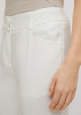 Regular Pantalon COMMA en blanc