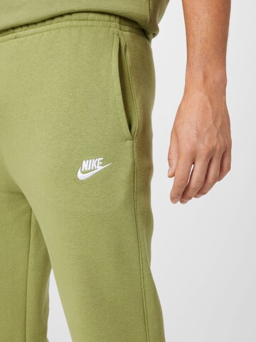 Nike Sportswear Normální Kalhoty 'CLUB FLEECE' – zelená