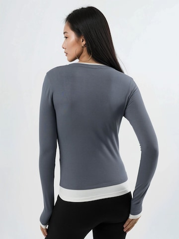 Camicia da donna di Busem in grigio