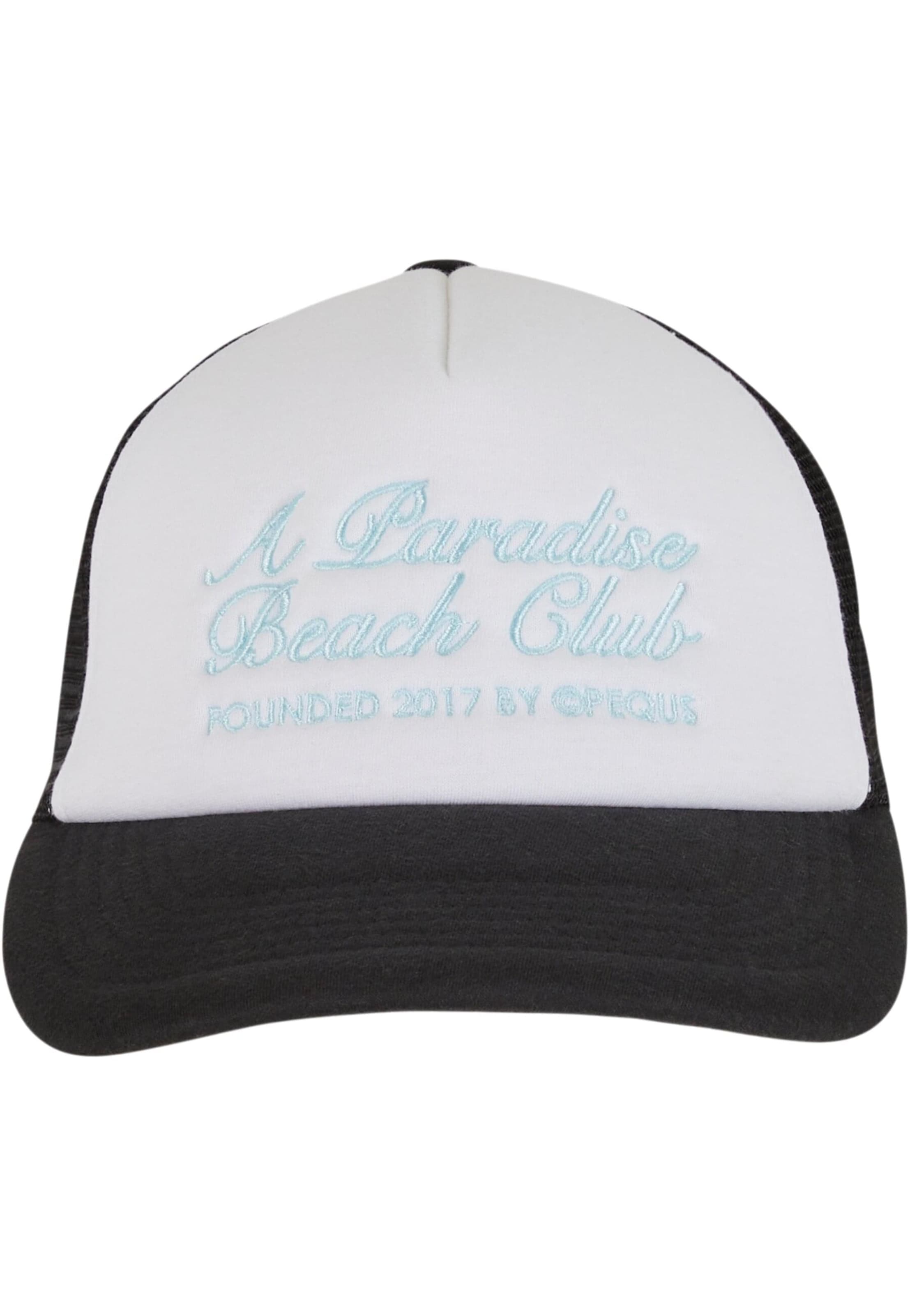 melns Pequs Naģene 'A Paradise Beach Club'