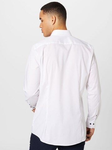 OLYMP - Ajuste estrecho Camisa de negocios 'No. 6 Six' en blanco