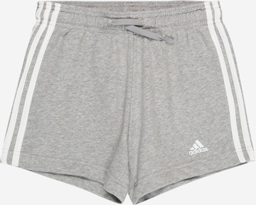 ADIDAS SPORTSWEAR Regular Sportshorts 'Essentials' in Grau: predná strana