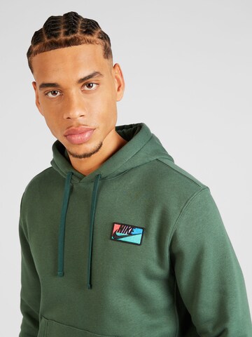 Nike Sportswear Sweatshirt 'CLUB+' in Groen