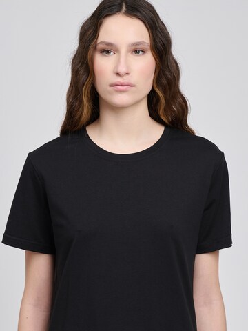 Influencer Тениска в черно