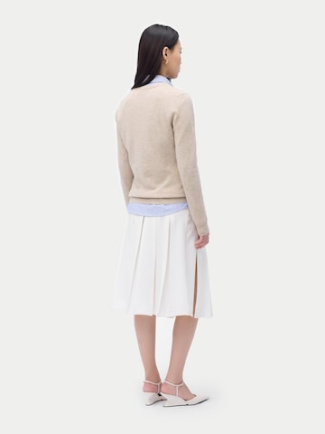 GOBI Cashmere Trui 'Women's Essential Cashmere V-Neck Sweater' in Wit