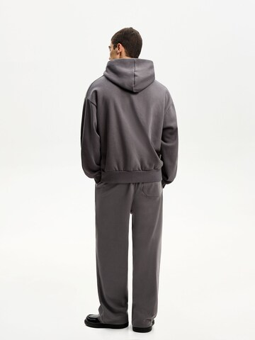 Bershka Loose fit Trousers in Grey