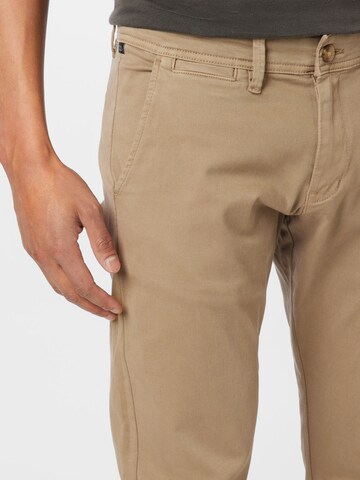 QS Normální Chino kalhoty – hnědá