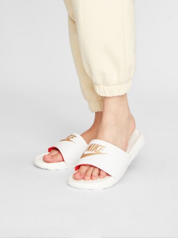 Zoccoletto 'VICTORI ONE SLIDE' di Nike Sportswear in bianco