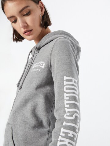 HOLLISTER Sweatjacke in Grau