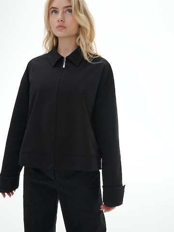 LENI KLUM x ABOUT YOU Between-Season Jacket 'Polly' in Black: front