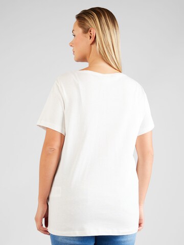 Tricou 'LISA' de la ONLY Carmakoma pe alb