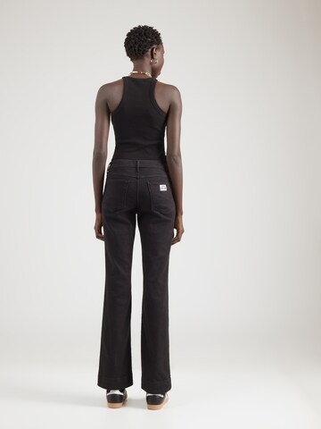 WRANGLER Расклешенный Джинсы в Черный: сзади