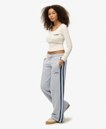 Superdry Wide leg Broek 'Athletic Essentials' in Grijs
