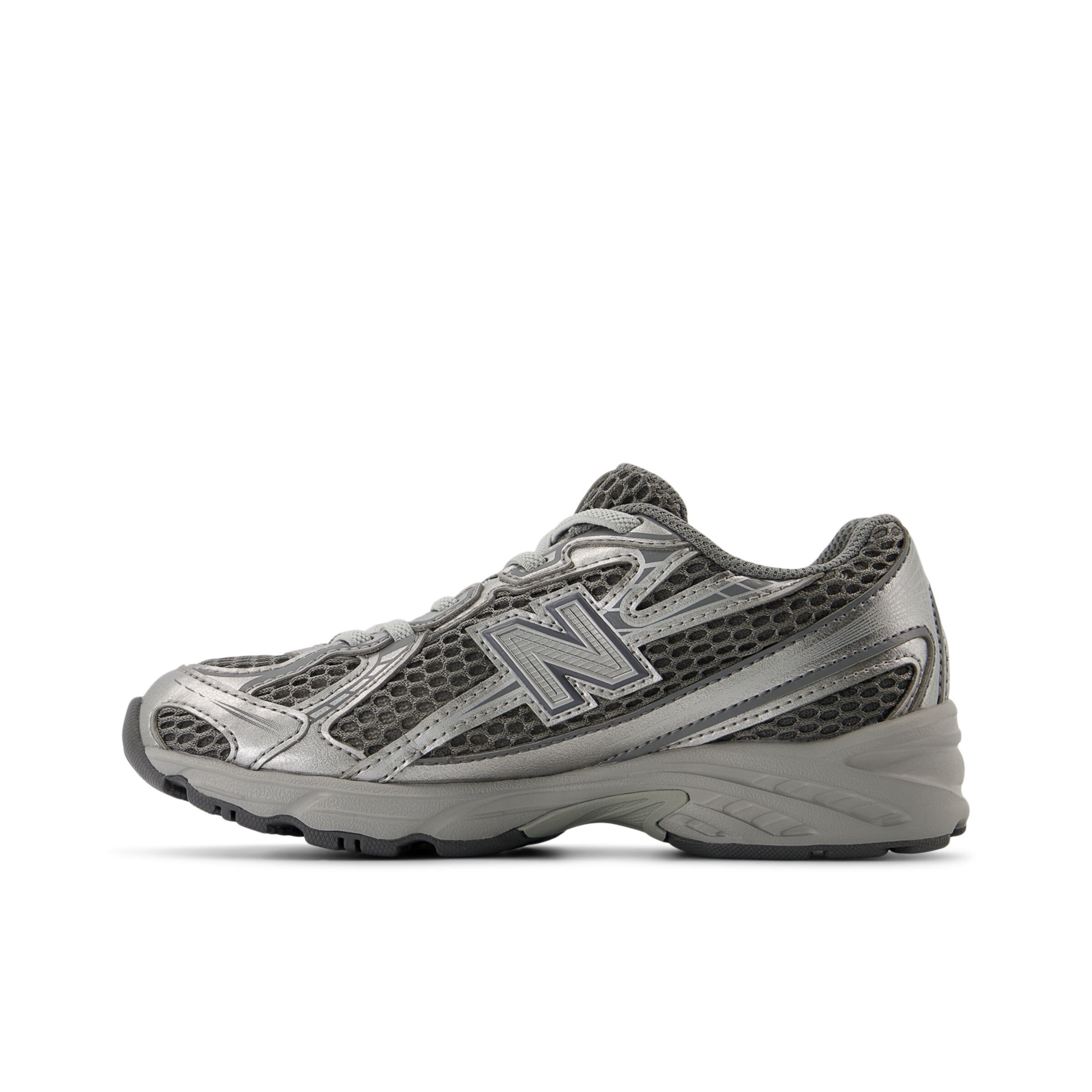 new balance Sneaker '740' in Grau