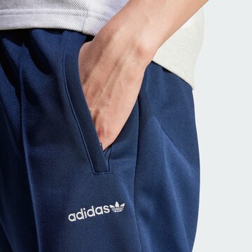 ADIDAS ORIGINALS Szabványos Nadrág - kék