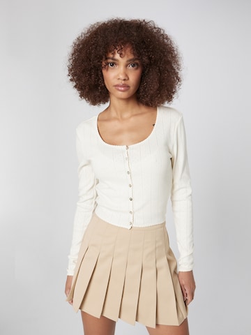 Daahls by Emma Roberts exclusively for ABOUT YOU Knit Cardigan 'Cami' in Beige: front