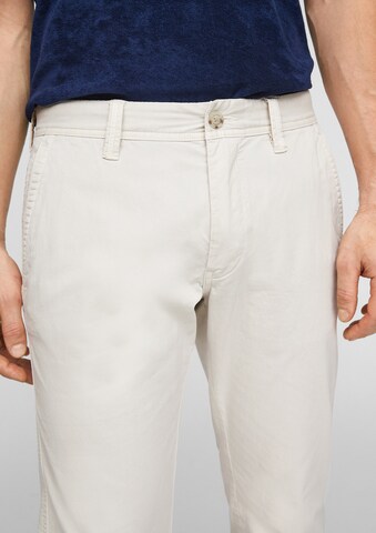 s.Oliver - Slimfit Pantalón chino 'Austin' en blanco