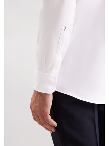 Coupe regular Chemise business SEIDENSTICKER en blanc