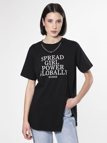 Influencer - Camiseta en negro: frente