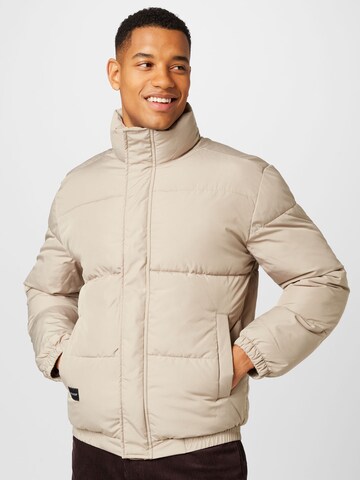 HOLLISTER Between-Season Jacket in Brown: front