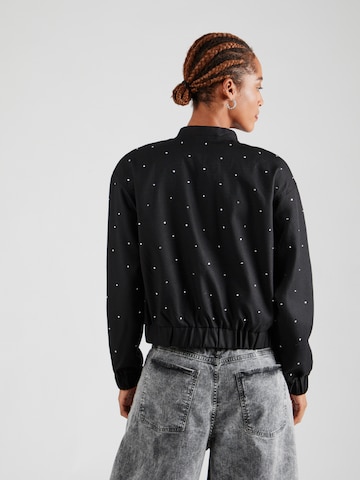 PIECES Between-Season Jacket 'RINNIE' in Black