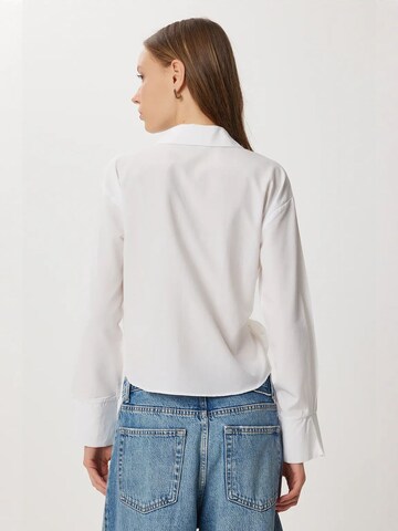 Camicia da donna di Happiness İstanbul in bianco