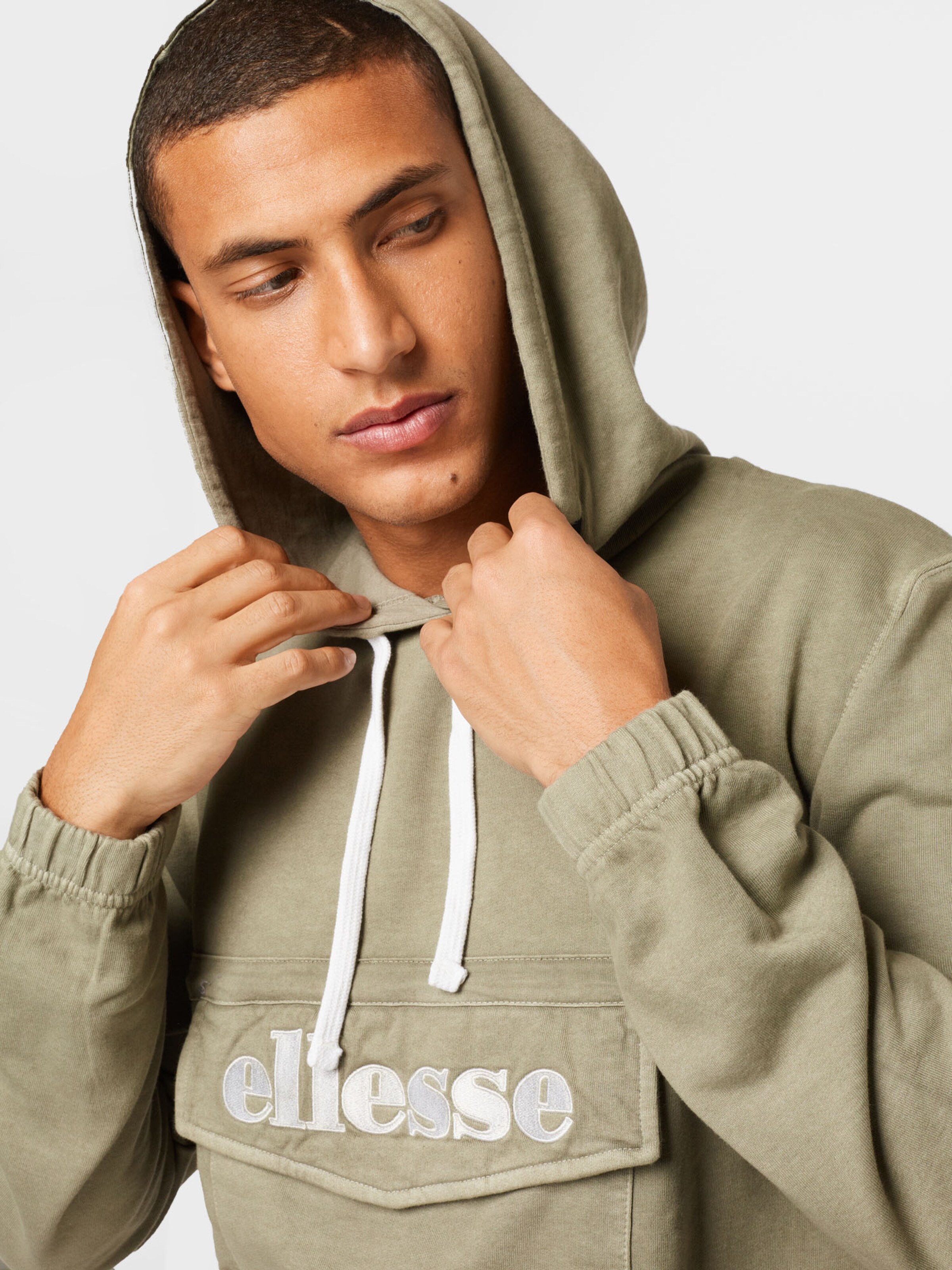 Männer Sweat ELLESSE Sweatshirt 'Vassilym' in Khaki - JI03656 Männer Sweat ELLESSE Sweatshirt 'Vassilym' in Khaki - JI03656