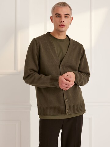 Guido Maria Kretschmer Men Knit cardigan 'Titus' in Green: front