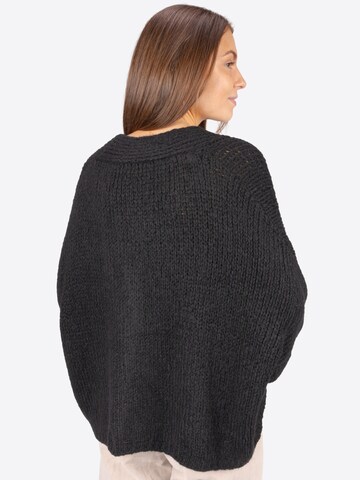 Seasons of April Oversized Cardigan 'Jojo' in Black