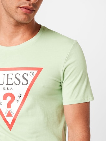 T-Shirt GUESS en vert