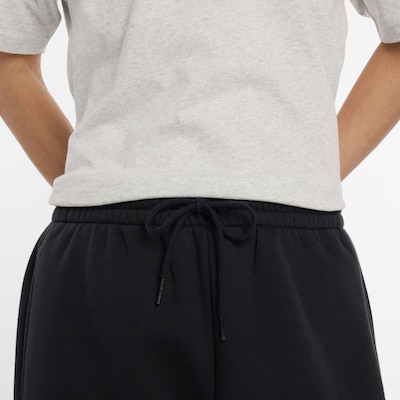 new balance Pantalon en noir, Vue avec produit