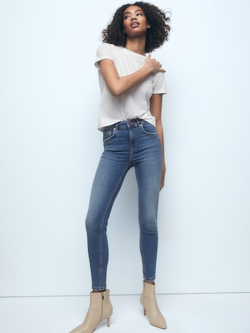 Pull&Bear Skinny Jeans in Blau: predná strana