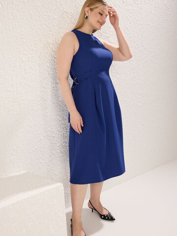 Trendyol Curve Dress in Blue