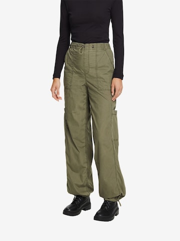 ESPRIT Loose fit Cargo Pants in Green