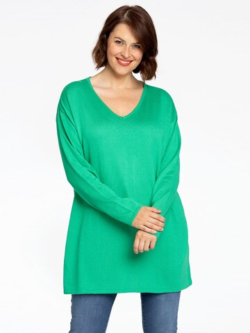 Yoek Sweater in Green: front