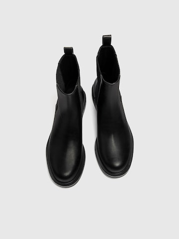 Pull&Bear Chelsea Boots in Black