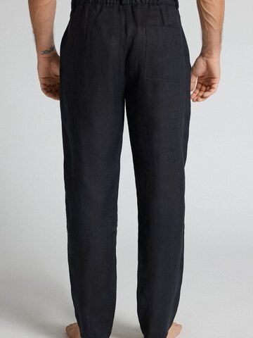 IUMAN Intimissimi Regular Hose in Schwarz