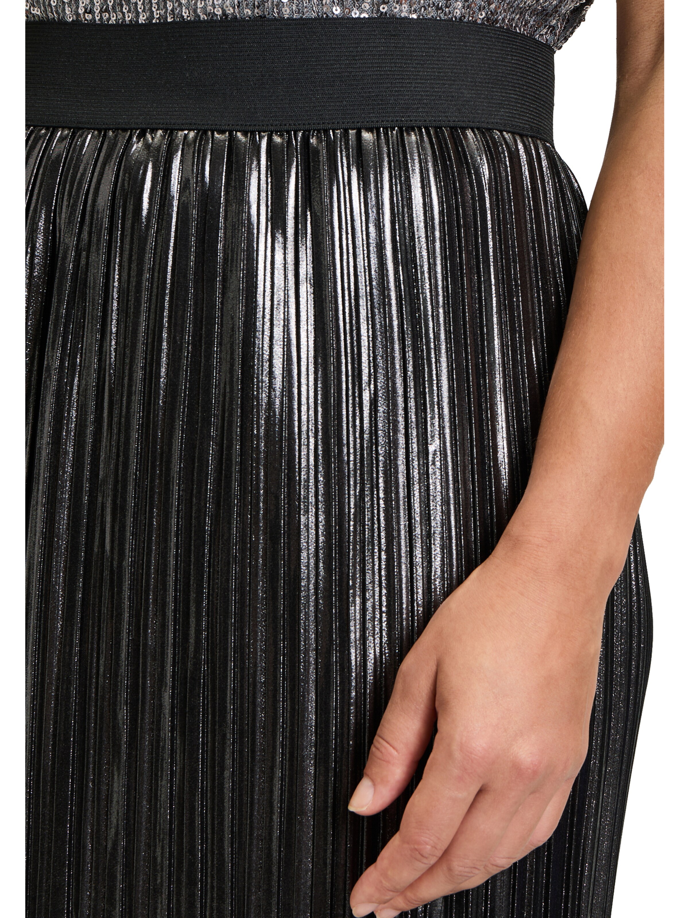 Cartoon Skirt in Black