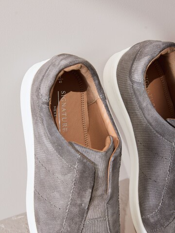 Next Παντοφλέ σε γκρι