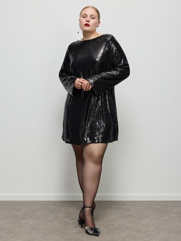 CITA MAASS Cocktailmekko värissä musta: etupuoli