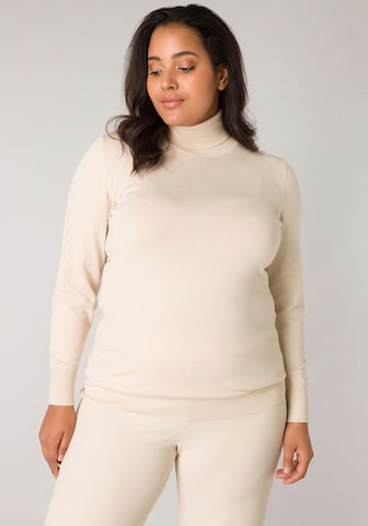 BASE LEVEL CURVY Pullover in Beige: predná strana