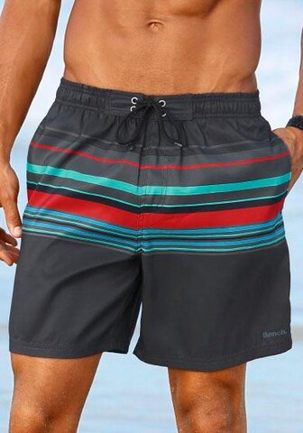 BENCH Badeshorts in Grau: predná strana