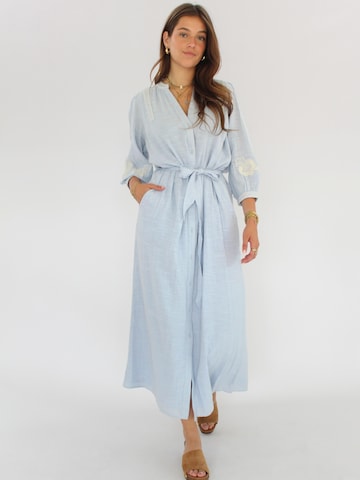 Honnête Atelier Dress 'Sierra' in Blue: front