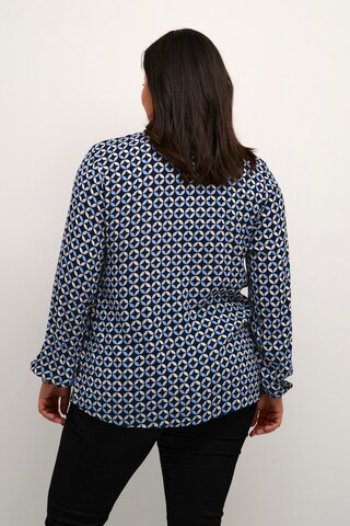 KAFFE CURVE Bluzka 'Liso' w kolorze niebieski