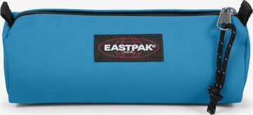 Etui 'BENCHMARK' de la EASTPAK pe albastru: față