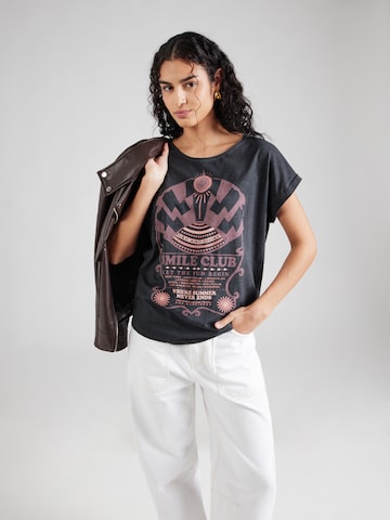 QS - Camisa em preto: frente
