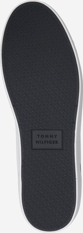 Sneaker înalt de la TOMMY HILFIGER pe alb